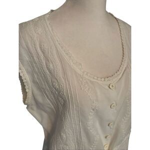 Revue Womens Top, White, Size Medium, Embroidered, Lacy, Cotton